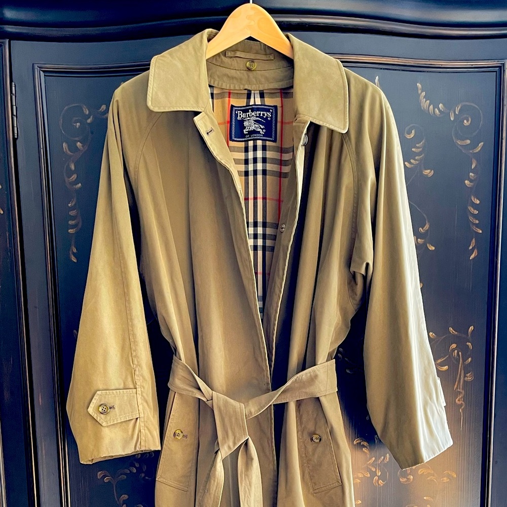 Burberry Trench Coat. Size 14